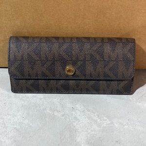 COPY - Michael Kors Wallet